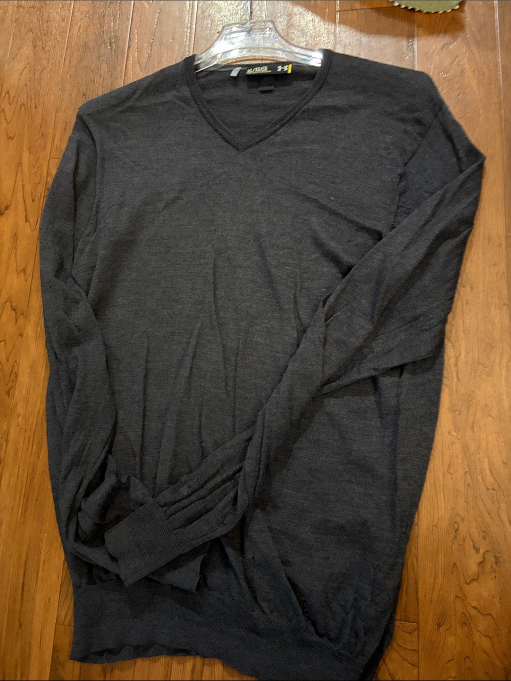 Under Armour Men's Black V-Neck Lightweight Sweater